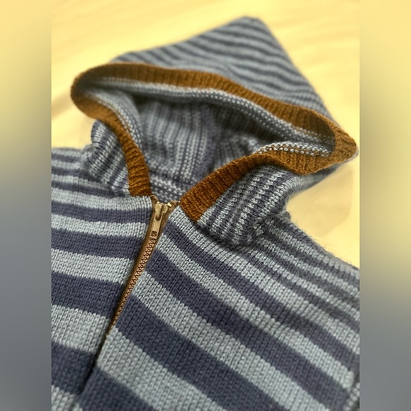 Hand-knit blue striped zip-up hooded sweater - Picture 2 of 7